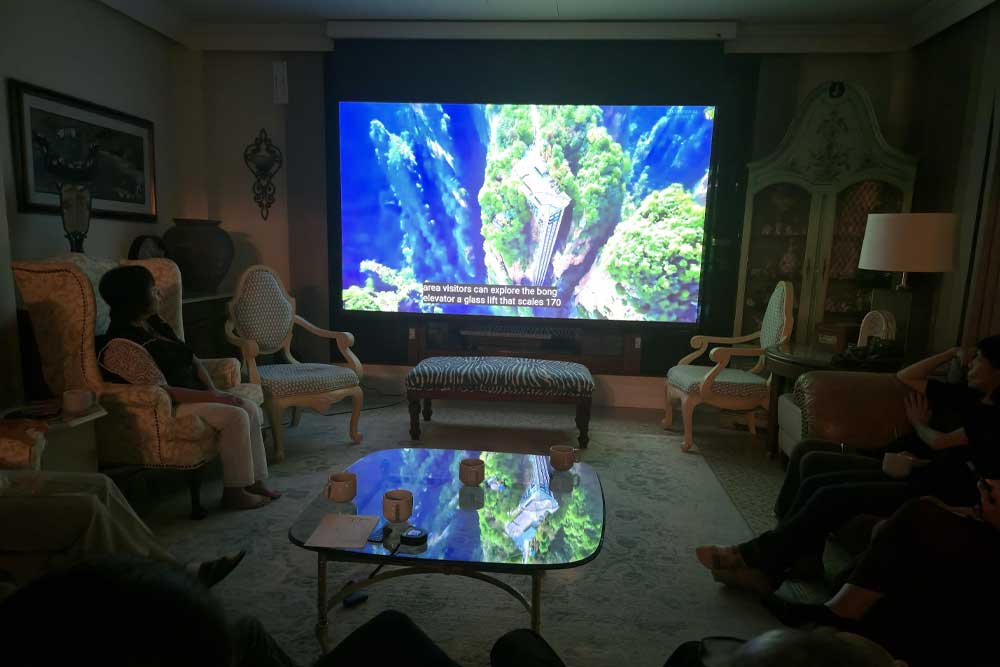 プロジェクター